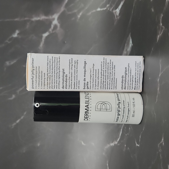 DERMABLEND insta-grip jelly primer 30ml** - Picture 2 of 5